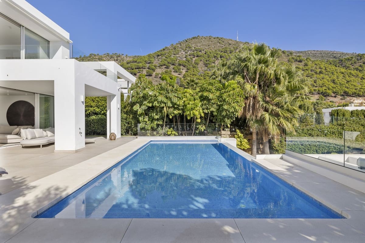 3 bedroom Villa for sale in Mijas with pool garage - € 1,350,000 (Ref: 9579995)