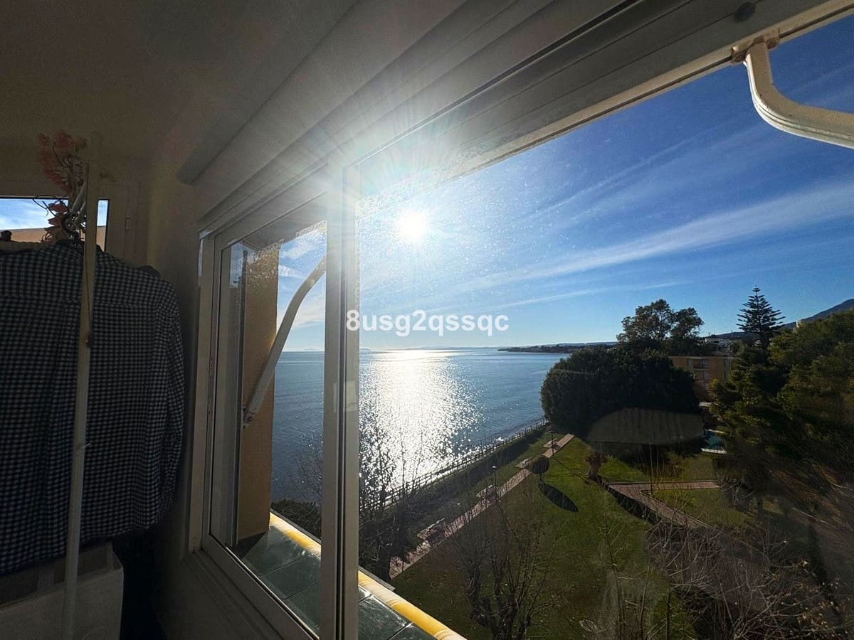 1 makuuhuone Kattohuoneisto myytävänä paikassa New Golden Mile mukana uima-altaan - 180 000 € (Ref: 9580051)