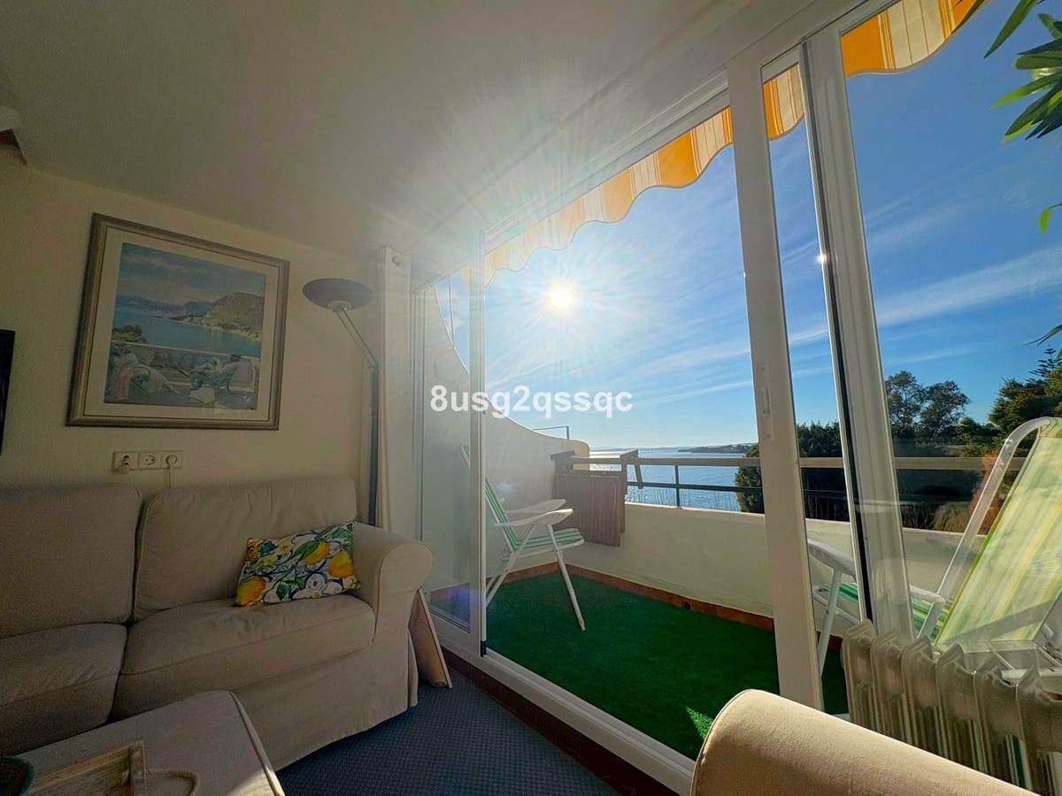 1 makuuhuone Kattohuoneisto myytävänä paikassa New Golden Mile mukana uima-altaan - 180 000 € (Ref: 9580051)