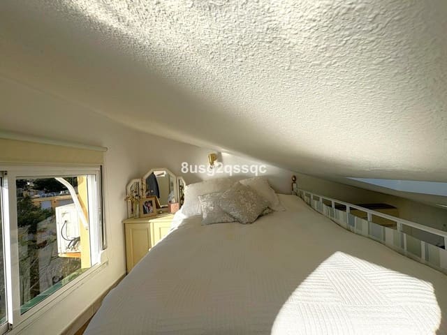 1 makuuhuone Kattohuoneisto myytävänä paikassa New Golden Mile, Estepona mukana uima-altaan - 180 000 € (Ref: 9580051)