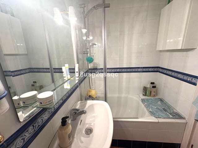 1 makuuhuone Kattohuoneisto myytävänä paikassa New Golden Mile, Estepona mukana uima-altaan - 180 000 € (Ref: 9580051)