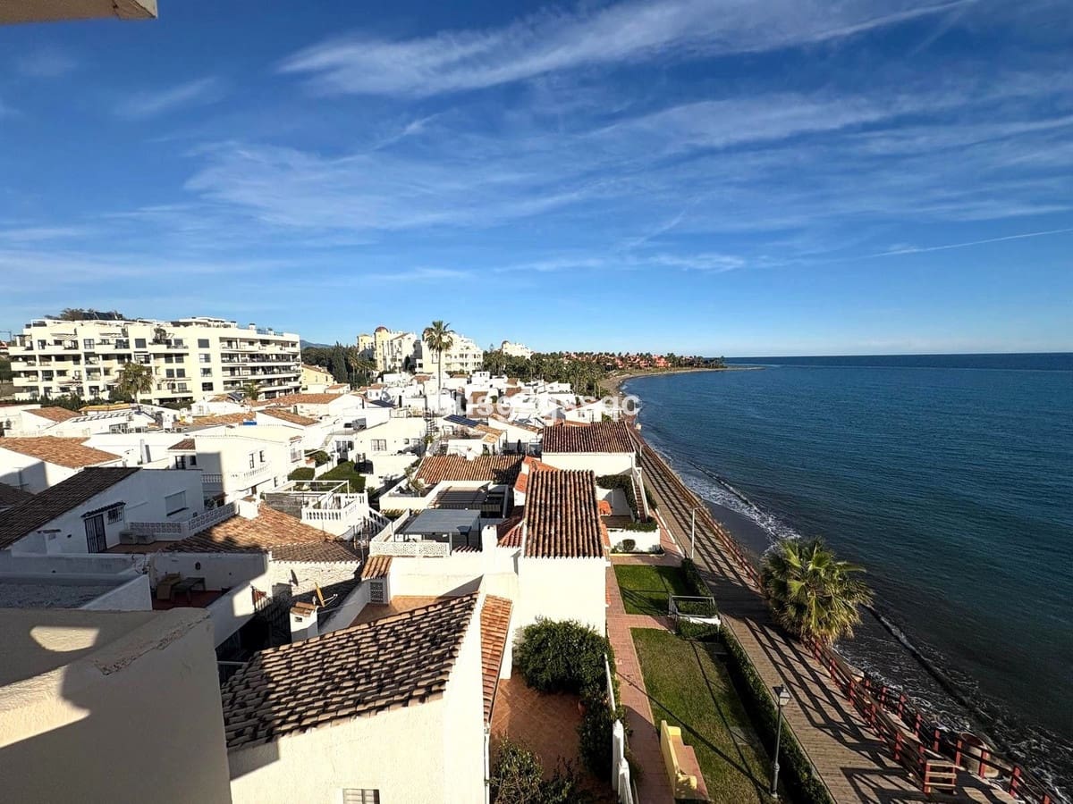 1 makuuhuone Kattohuoneisto myytävänä paikassa New Golden Mile mukana uima-altaan - 180 000 € (Ref: 9580051)