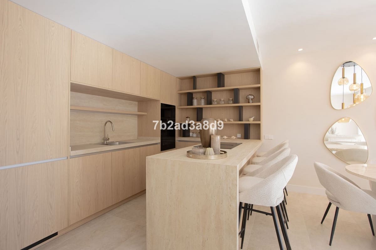 4 sovrum Takvåning till salu i Nueva Andalucia med pool garage - 1 290 000 € (Ref: 9580093)