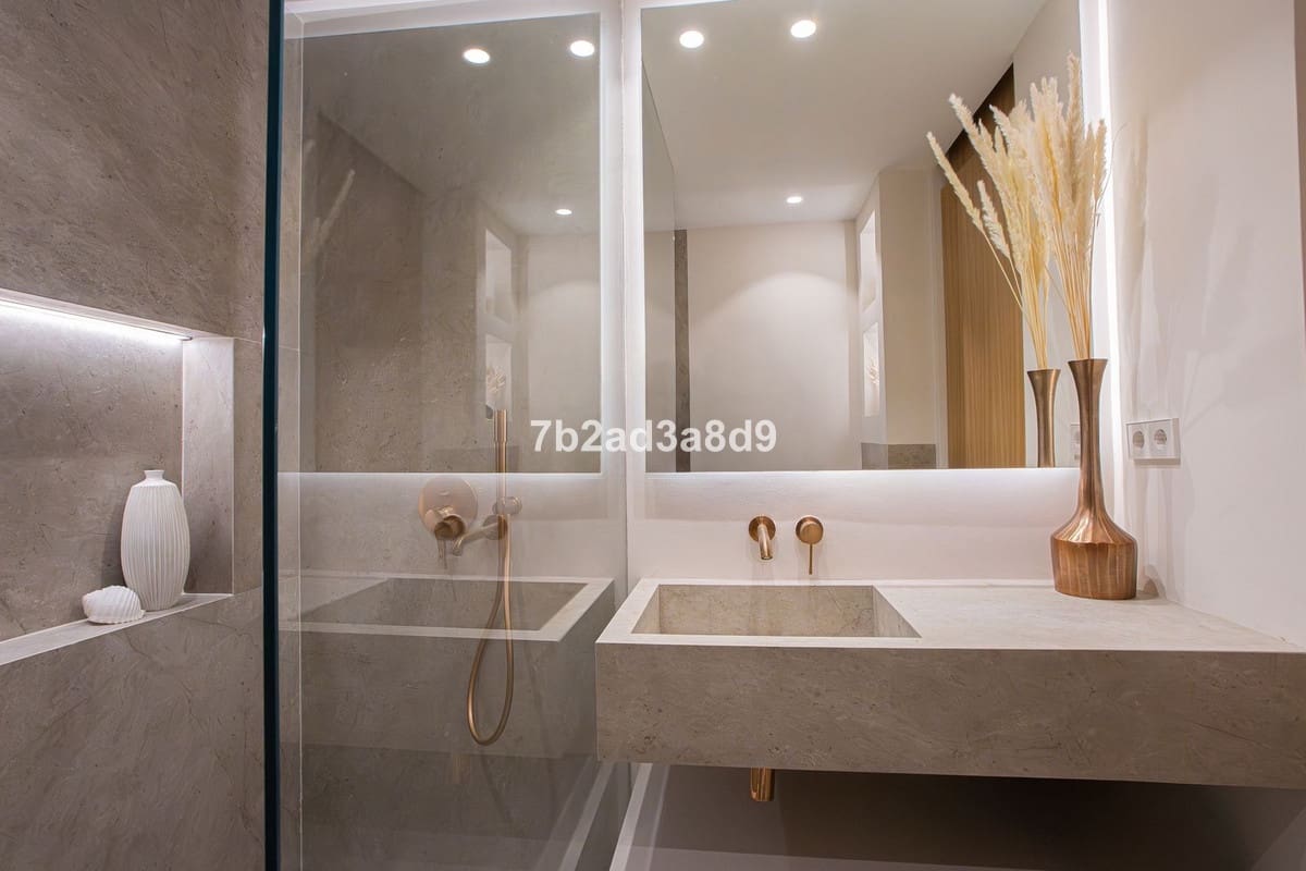 4 sovrum Takvåning till salu i Nueva Andalucia med pool garage - 1 290 000 € (Ref: 9580093)