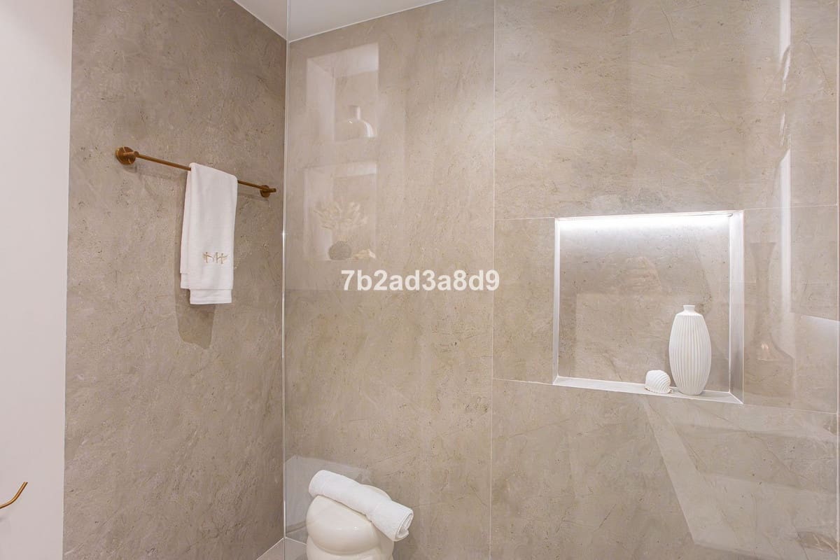 4 sovrum Takvåning till salu i Nueva Andalucia med pool garage - 1 290 000 € (Ref: 9580093)