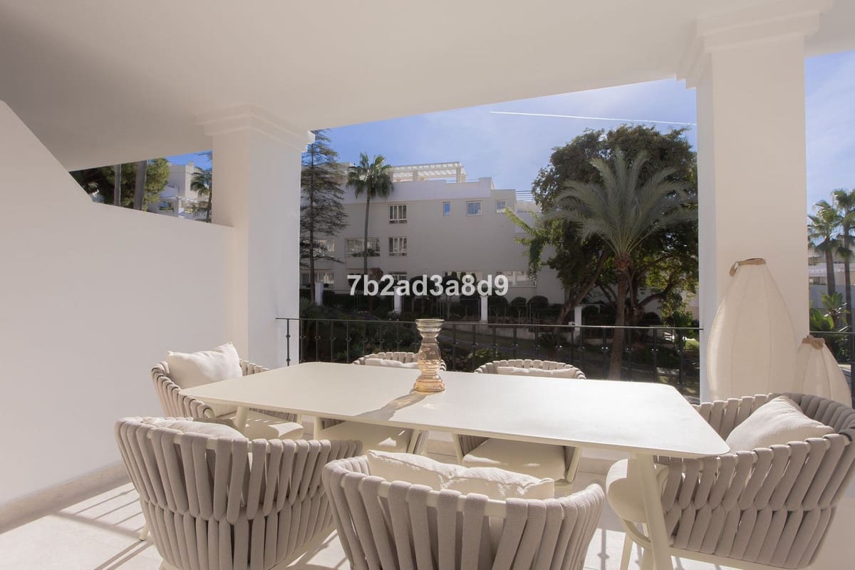 4 sovrum Takvåning till salu i Nueva Andalucia med pool garage - 1 290 000 € (Ref: 9580093)