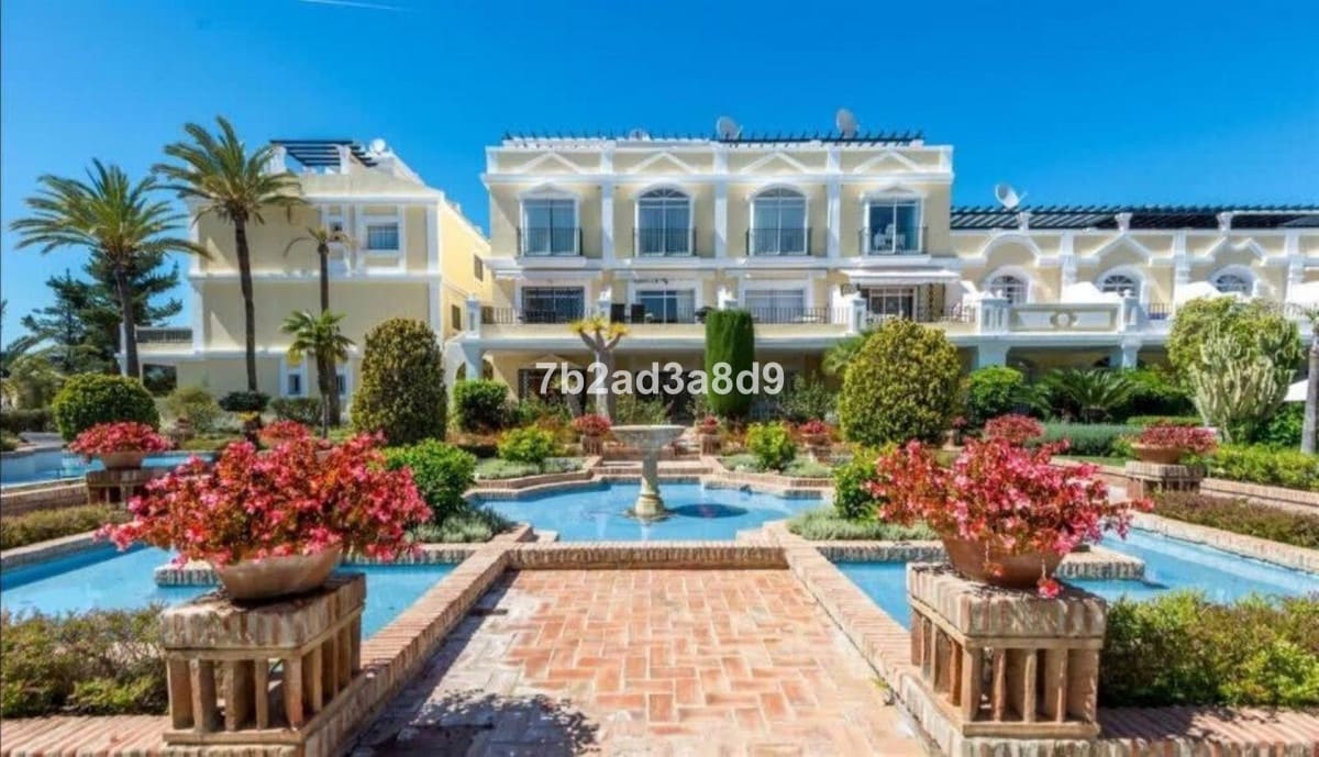 4 sovrum Takvåning till salu i Nueva Andalucia med pool garage - 1 290 000 € (Ref: 9580093)