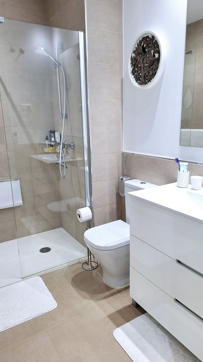 3 bedroom Semi-detached Villa for sale in La Duquesa / Puerto de la Duquesa with pool garage - € 465,000 (Ref: 9580283)