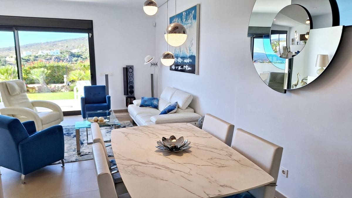 3 bedroom Semi-detached Villa for sale in La Duquesa / Puerto de la Duquesa with pool garage - € 465,000 (Ref: 9580283)