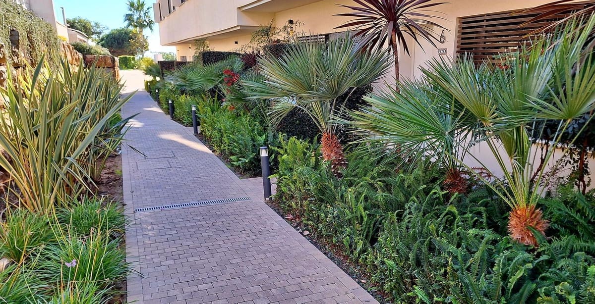 3 bedroom Semi-detached Villa for sale in La Duquesa / Puerto de la Duquesa with pool garage - € 465,000 (Ref: 9580283)