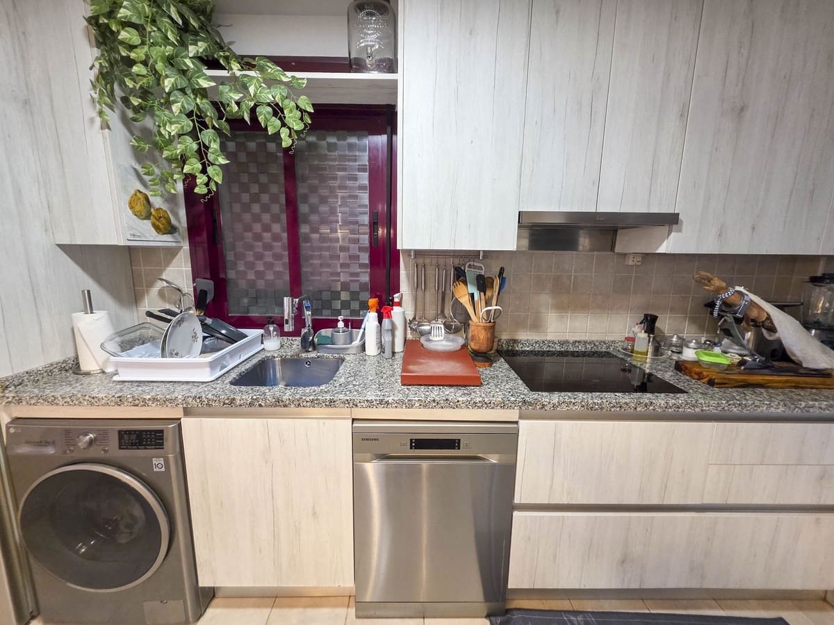 3 slaapkamer Appartement te koop in La Duquesa / Puerto de la Duquesa met zwembad garage - € 499.000 (Ref: 9580304)