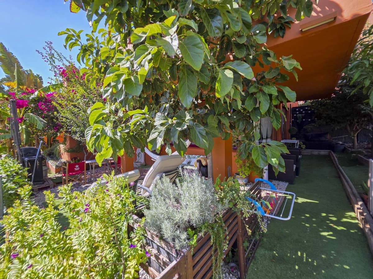 3 slaapkamer Appartement te koop in La Duquesa / Puerto de la Duquesa met zwembad garage - € 499.000 (Ref: 9580304)