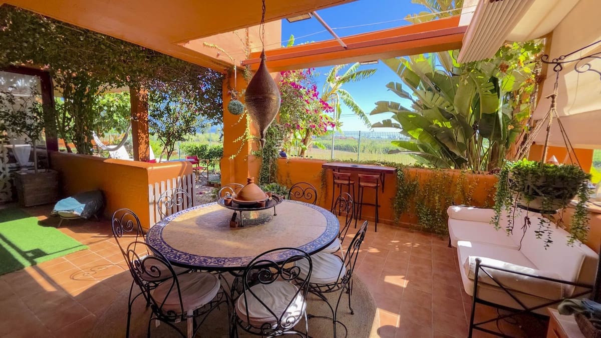 3 slaapkamer Appartement te koop in La Duquesa / Puerto de la Duquesa met zwembad garage - € 499.000 (Ref: 9580304)