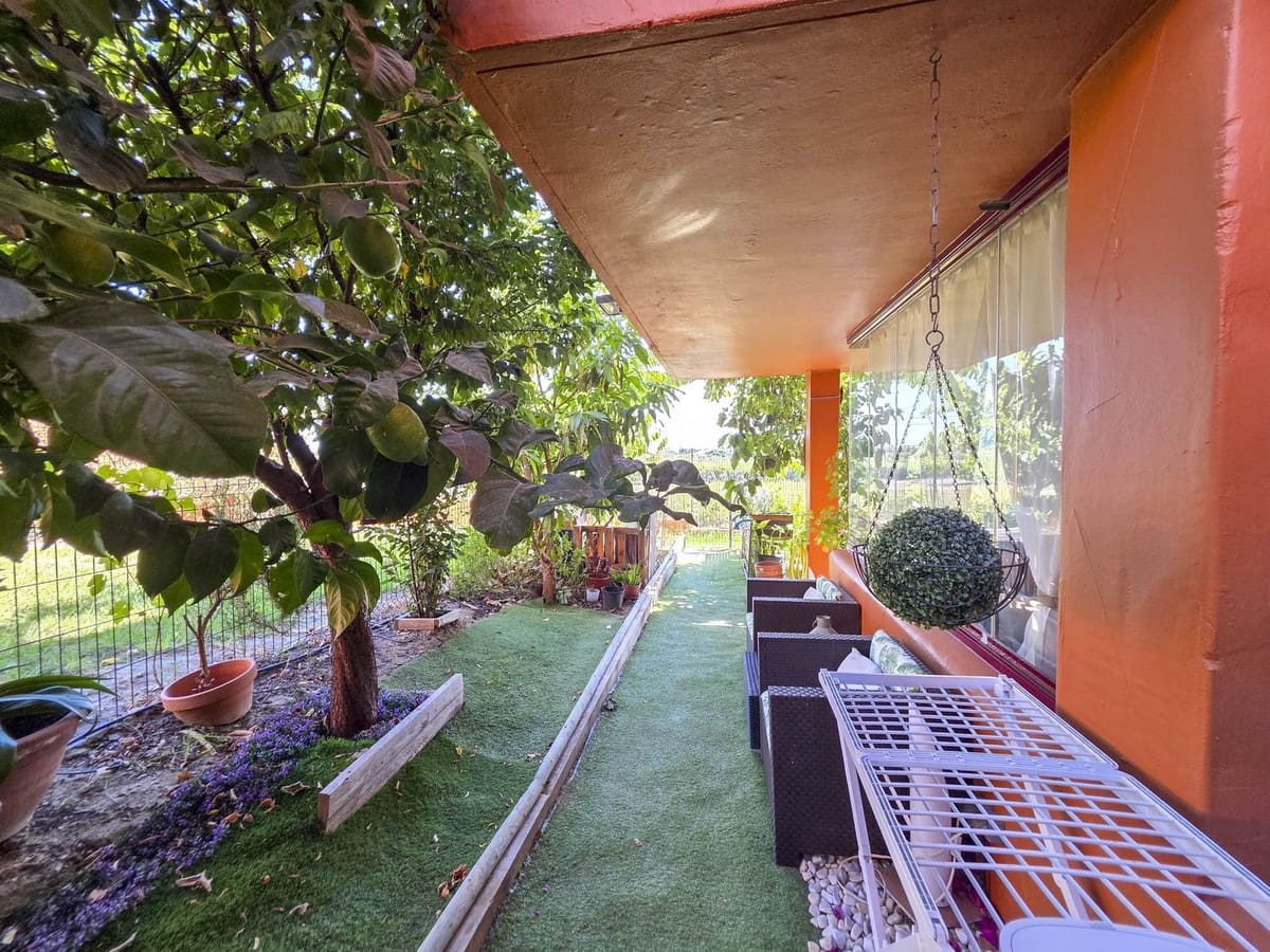 3 slaapkamer Appartement te koop in La Duquesa / Puerto de la Duquesa met zwembad garage - € 499.000 (Ref: 9580304)