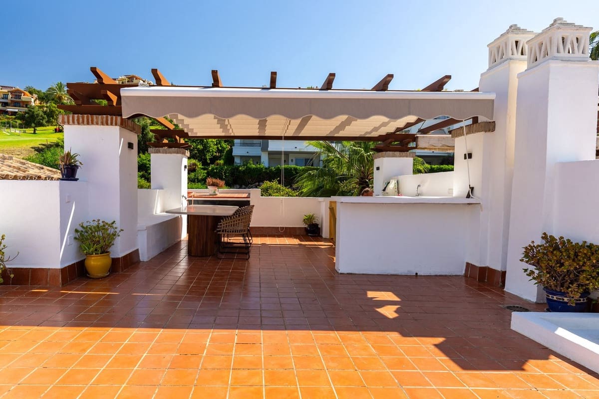 2 Zimmer Penthouse zu verkaufen in Benahavis mit Pool Garage - 469.000 € (Ref: 9580340)