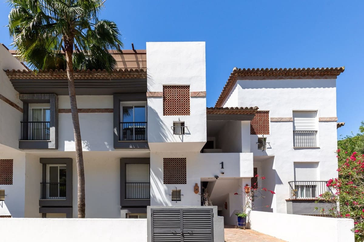 2 Zimmer Penthouse zu verkaufen in Benahavis mit Pool Garage - 469.000 € (Ref: 9580340)