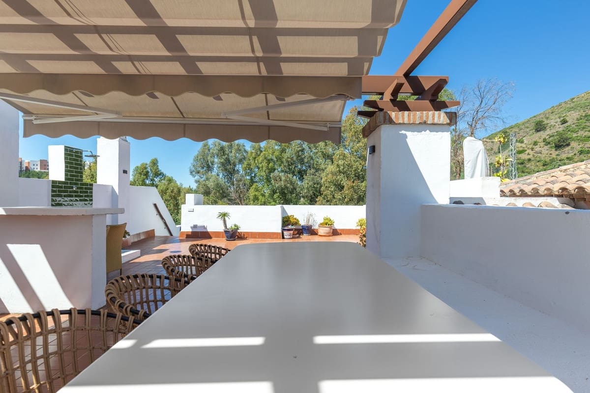 2 Zimmer Penthouse zu verkaufen in Benahavis mit Pool Garage - 469.000 € (Ref: 9580340)