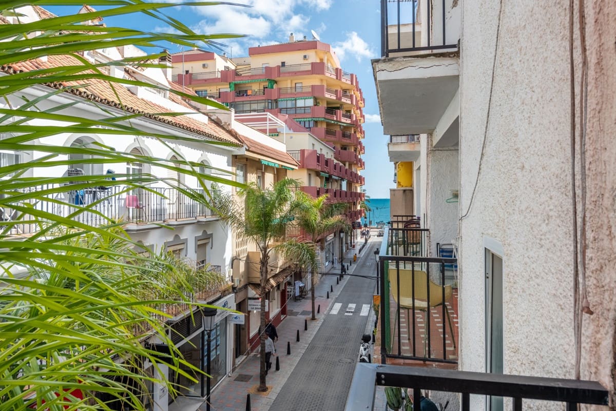2 bedroom Apartment for sale in Fuengirola - € 475,000 (Ref: 9580358)