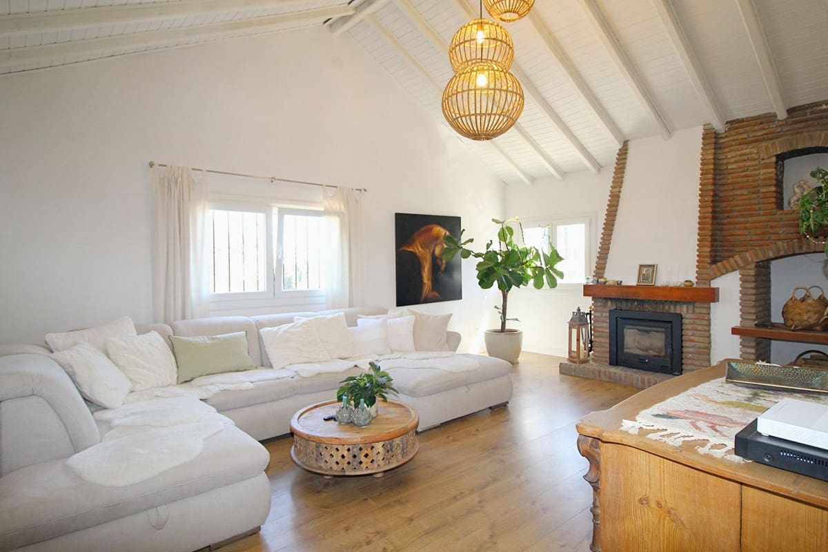 3 soveværelse Villa til salg i Alhaurin el Grande med swimmingpool garage - € 475.000 (Ref: 9580361)