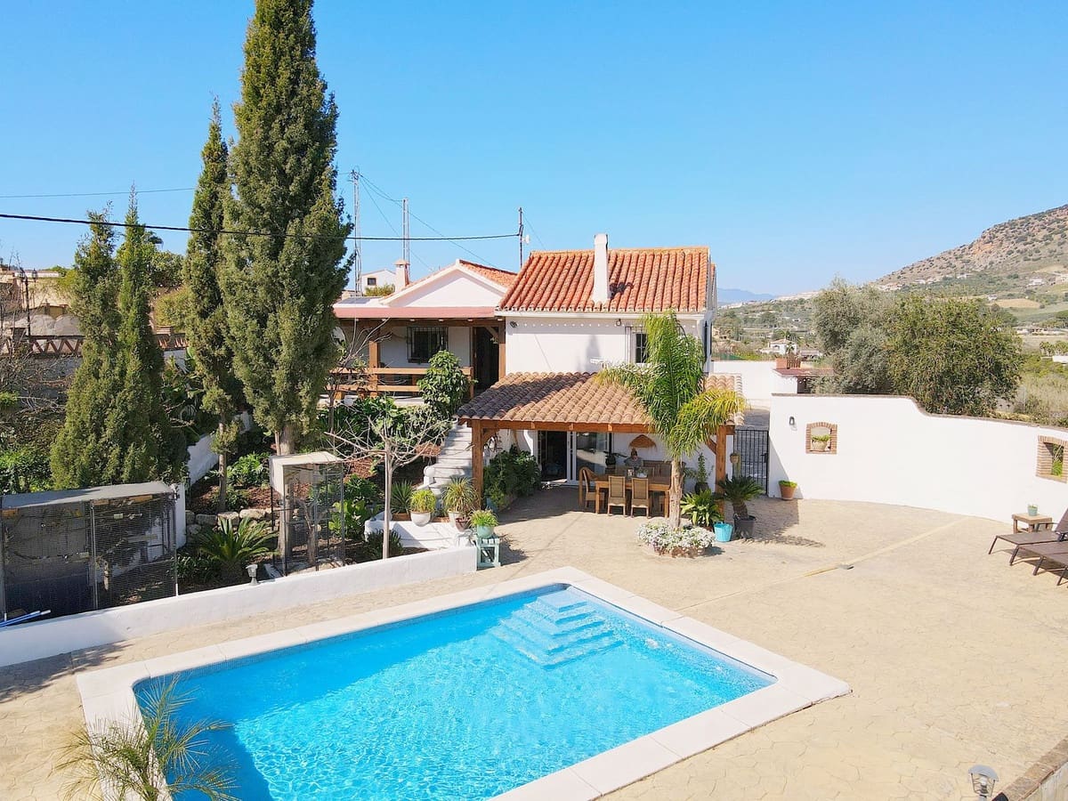 3 soveværelse Villa til salg i Alhaurin el Grande med swimmingpool garage - € 475.000 (Ref: 9580361)