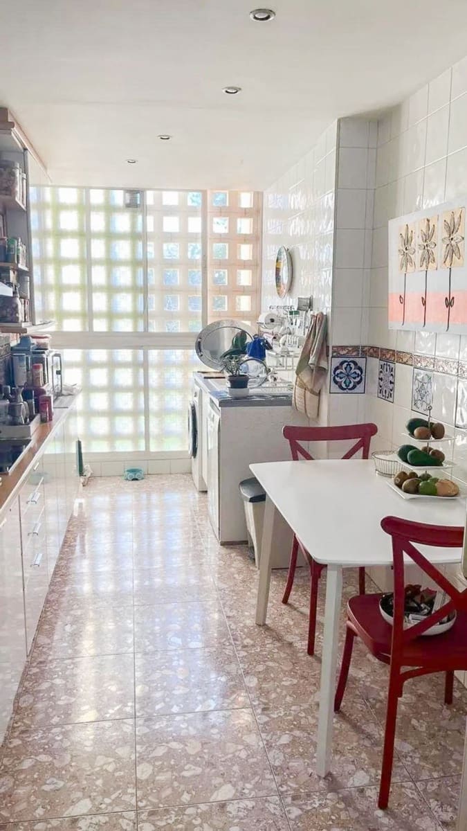 3 soveværelse Lejlighed til salg i Nueva Andalucia med swimmingpool garage - € 477.000 (Ref: 9580416)