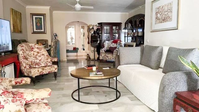 3 soveværelse Lejlighed til salg i Nueva Andalucia, Marbella med swimmingpool garage - € 477.000 (Ref: 9580416)