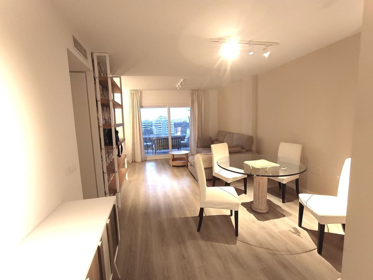 3 soverom Leilighet til salgs i Nueva Andalucia med svømmebasseng garasje - € 479 000 (Ref: 9581222)