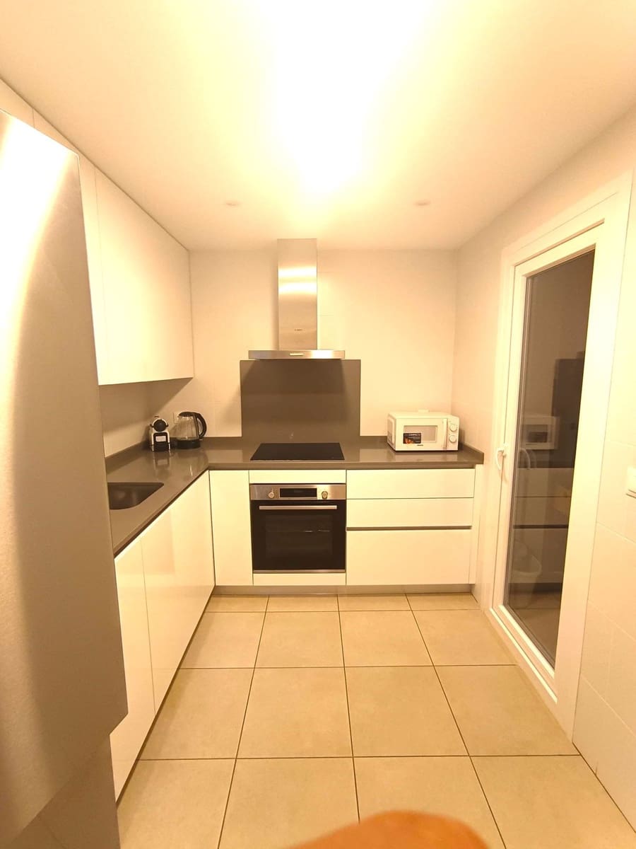 3 soverom Leilighet til salgs i Nueva Andalucia med svømmebasseng garasje - € 479 000 (Ref: 9581222)