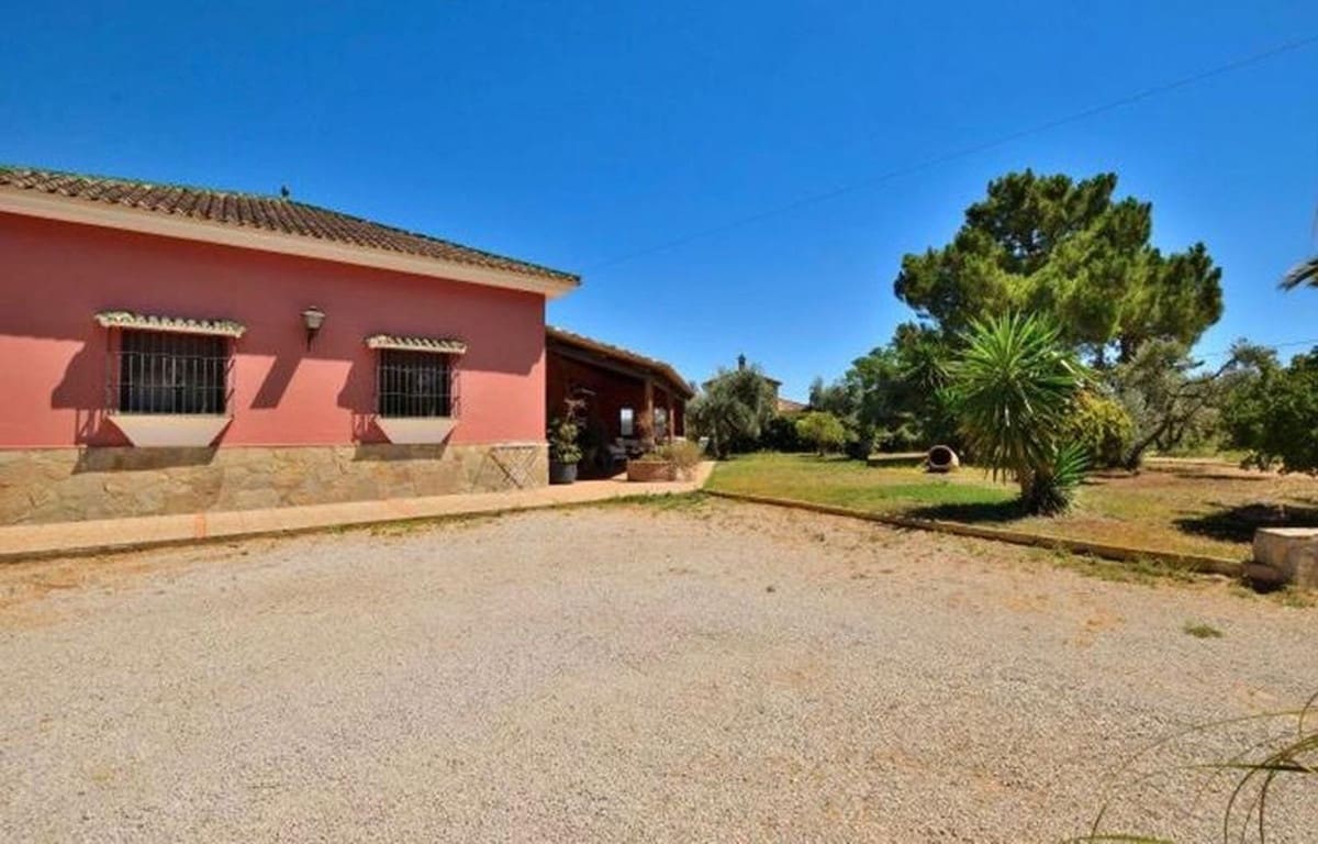 3 soverom Finca/Herregård til salgs i Arriate med svømmebasseng garasje - € 480 000 (Ref: 9583424)