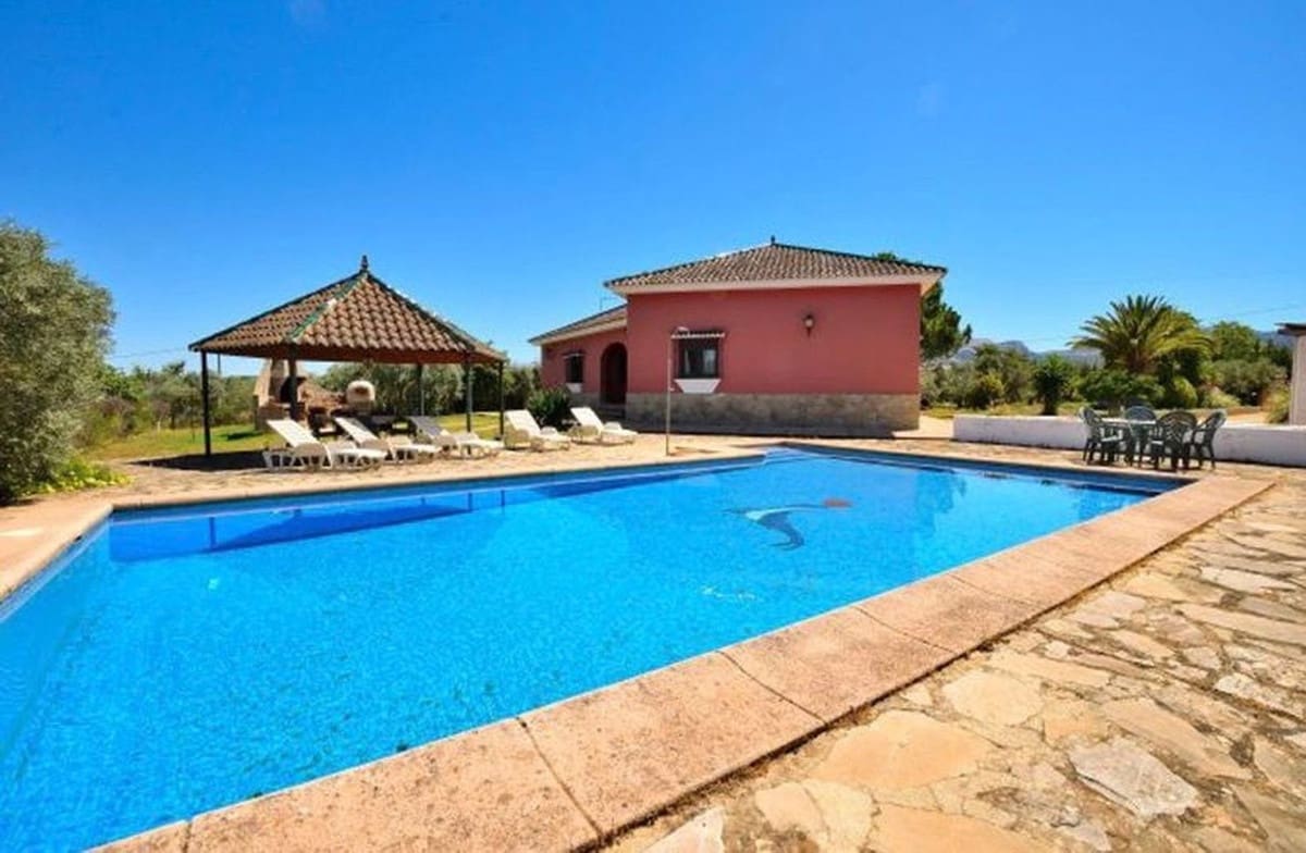 3 soverom Finca/Herregård til salgs i Arriate med svømmebasseng garasje - € 480 000 (Ref: 9583424)