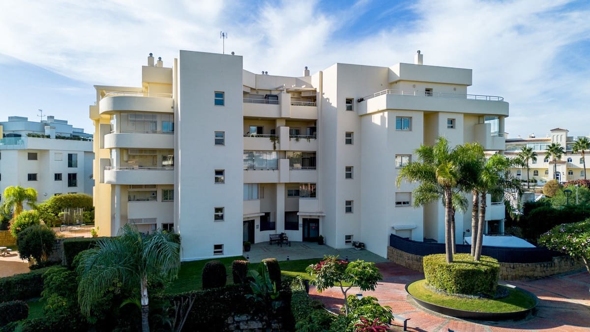 2 soveværelse Lejlighed til salg i Puerto de la Torre med swimmingpool garage - € 499.000 (Ref: 9583437)