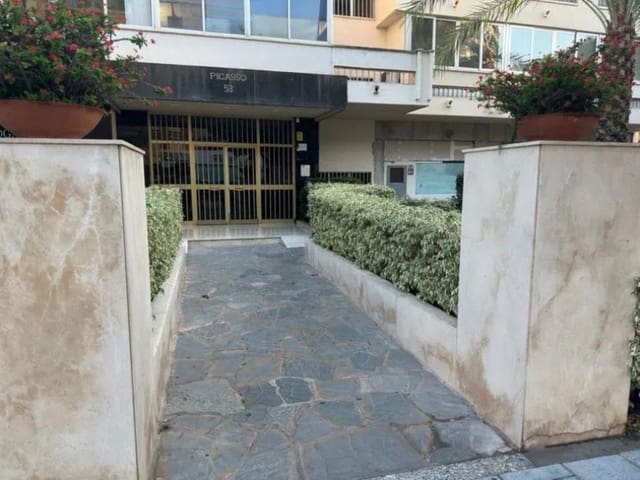 Apartamento de 3 habitaciones en Marbella en venta con piscina - 493.000 € (Ref: 9584688)