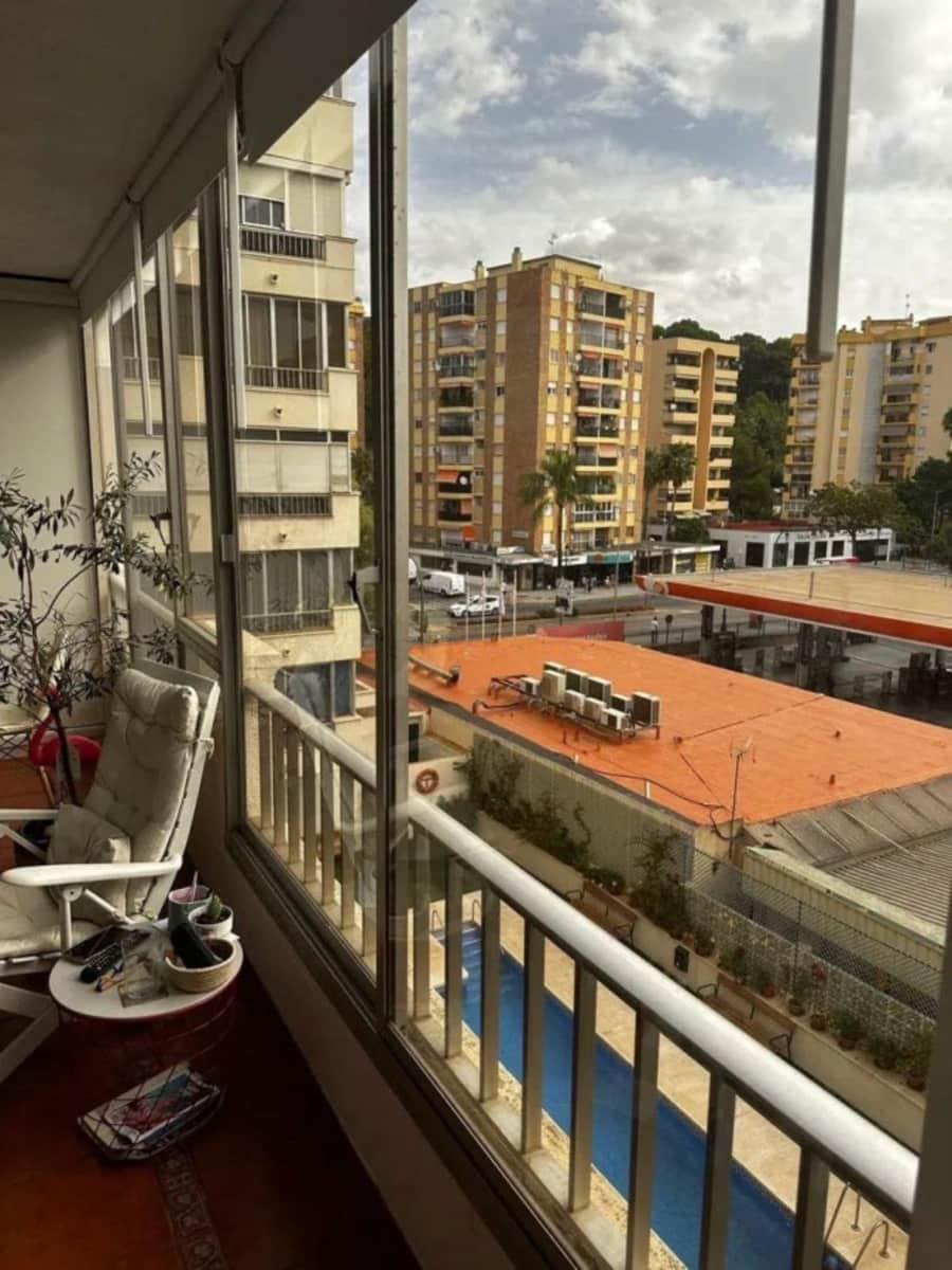 Apartamento de 3 habitaciones en Marbella en venta con piscina - 493.000 € (Ref: 9584688)