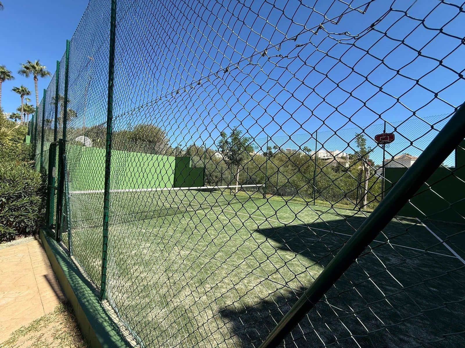 3 sovrum Lägenhet till salu i La Alcaidesa med pool garage - 495 000 € (Ref: 9584693)