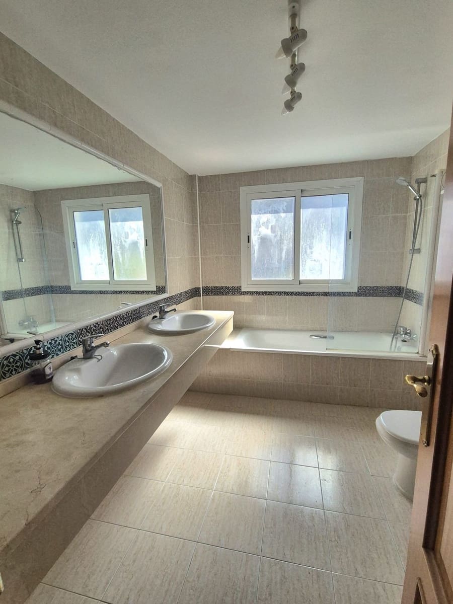 3 bedroom Semi-detached Villa for sale in Alhaurin el Grande with pool garage - € 495,000 (Ref: 9584695)