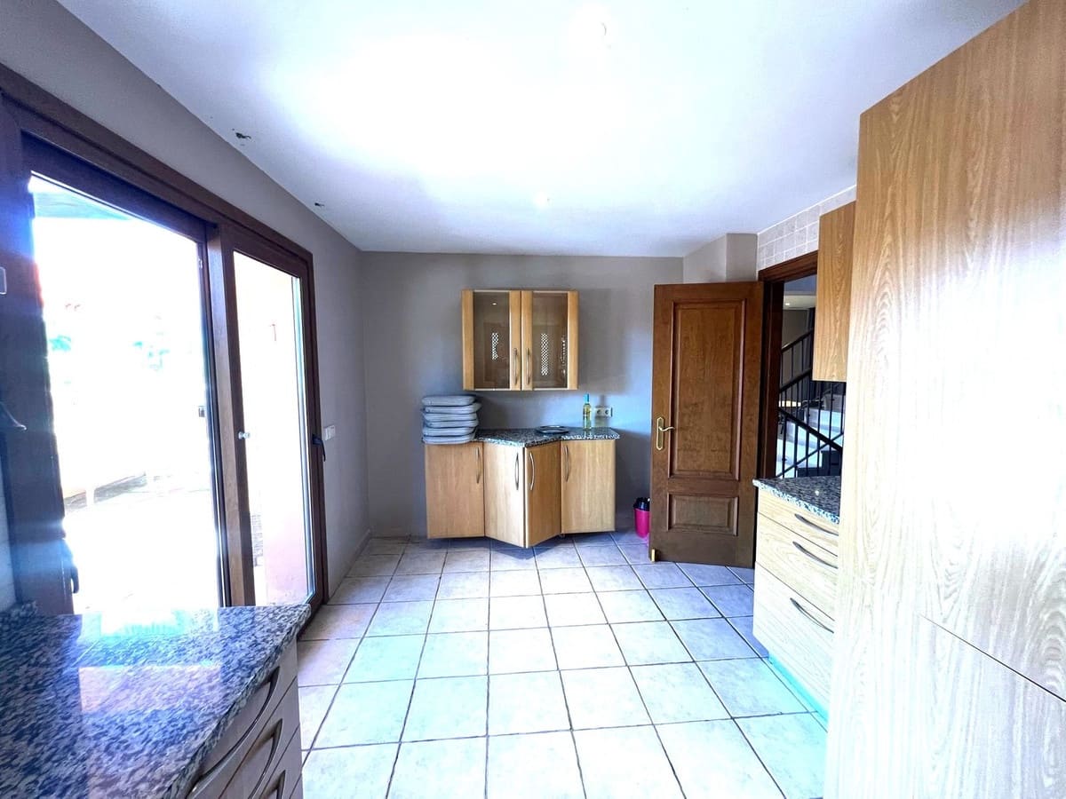 5 camera da letto Villetta Bifamiliare in vendita in Riviera del Sol con piscina garage - 495.000 € (Rif: 9585006)