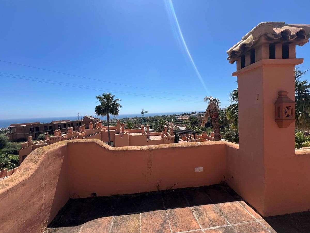 5 camera da letto Villetta Bifamiliare in vendita in Riviera del Sol con piscina garage - 495.000 € (Rif: 9585006)