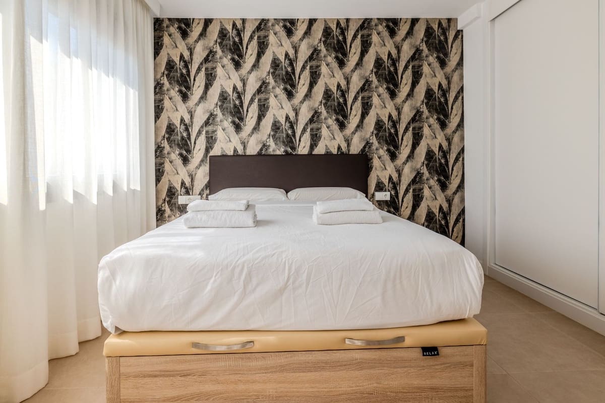 Casa de 3 habitaciones en Estepona en venta con piscina garaje - 495.000 € (Ref: 9585057)