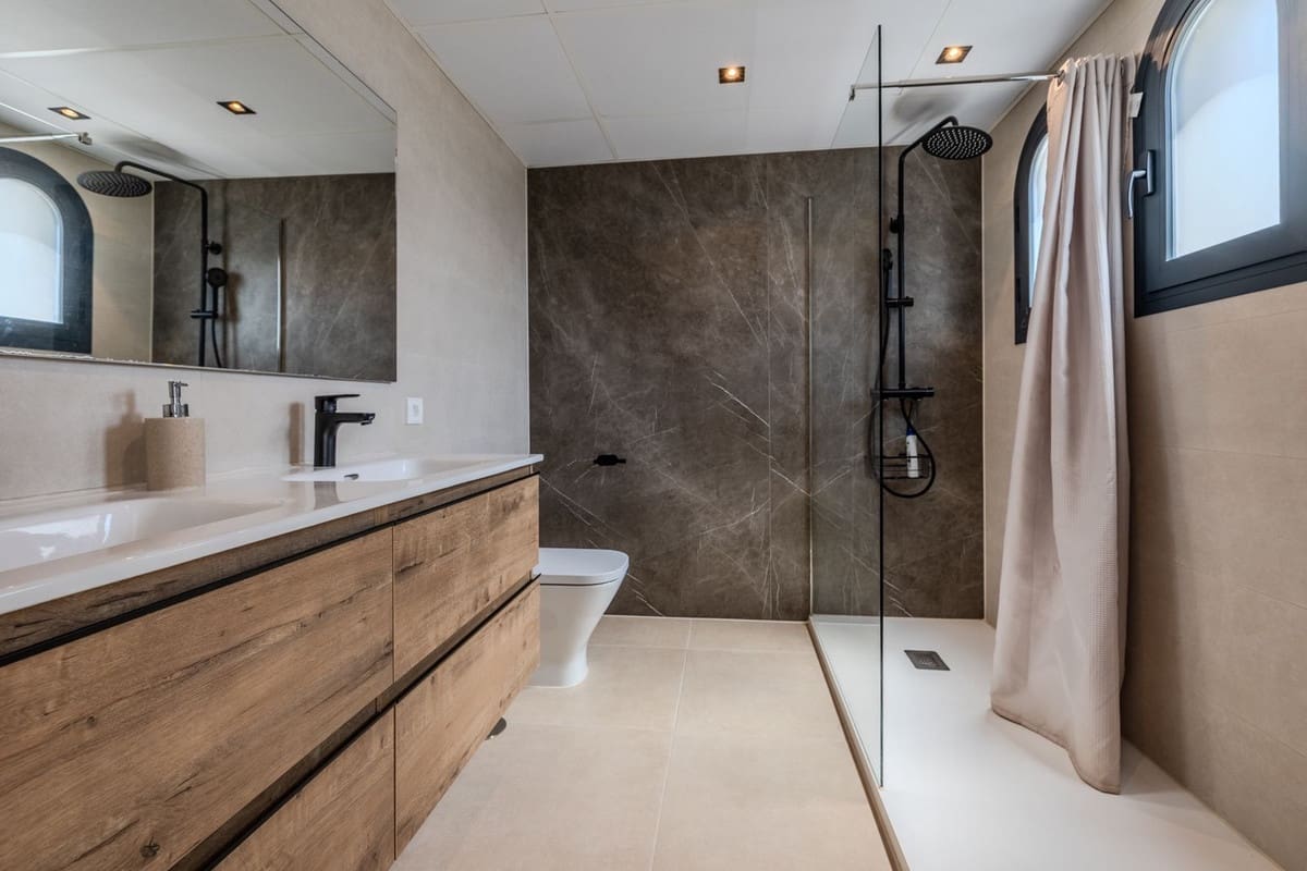 Casa de 3 habitaciones en Estepona en venta con piscina garaje - 495.000 € (Ref: 9585057)