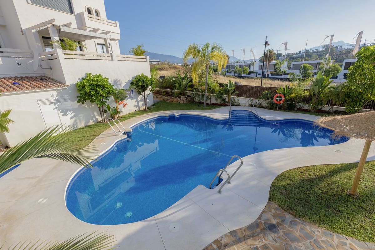 Casa de 3 habitaciones en Estepona en venta con piscina garaje - 495.000 € (Ref: 9585057)