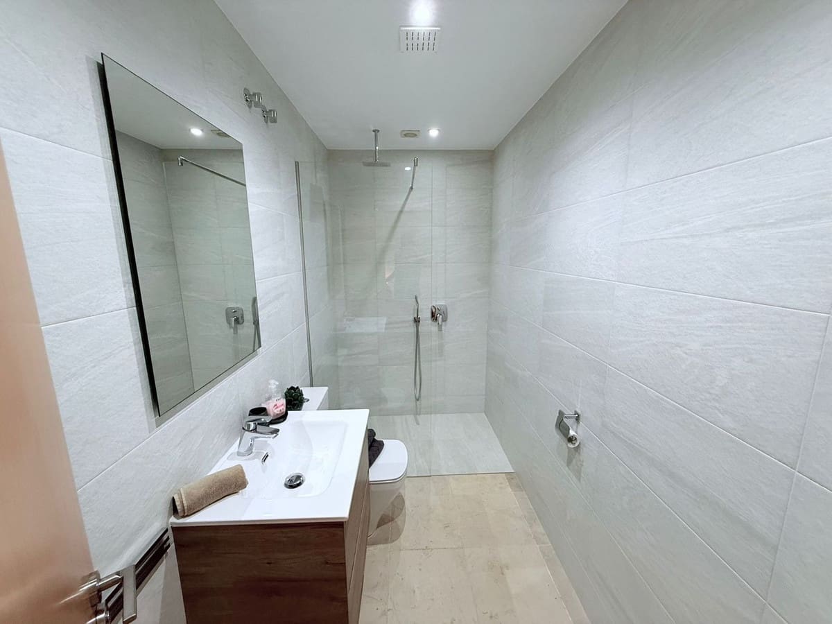 4 sovrum Hus till salu i Manilva med pool garage - 495 000 € (Ref: 9585071)