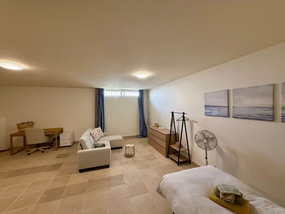 4 sovrum Hus till salu i Manilva med pool garage - 495 000 € (Ref: 9585071)