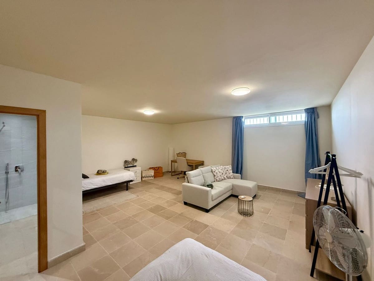 4 sovrum Hus till salu i Manilva med pool garage - 495 000 € (Ref: 9585071)