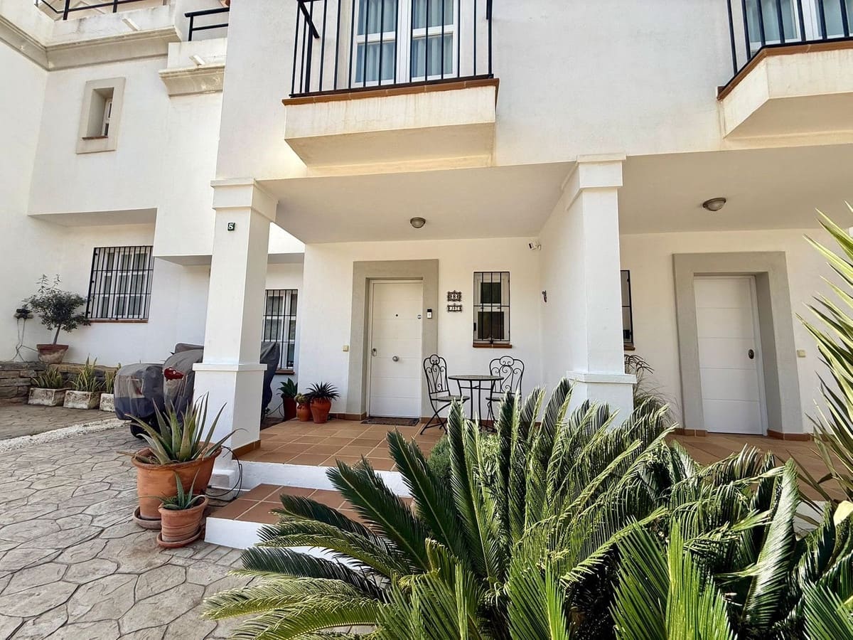 4 sovrum Hus till salu i Manilva med pool garage - 495 000 € (Ref: 9585071)