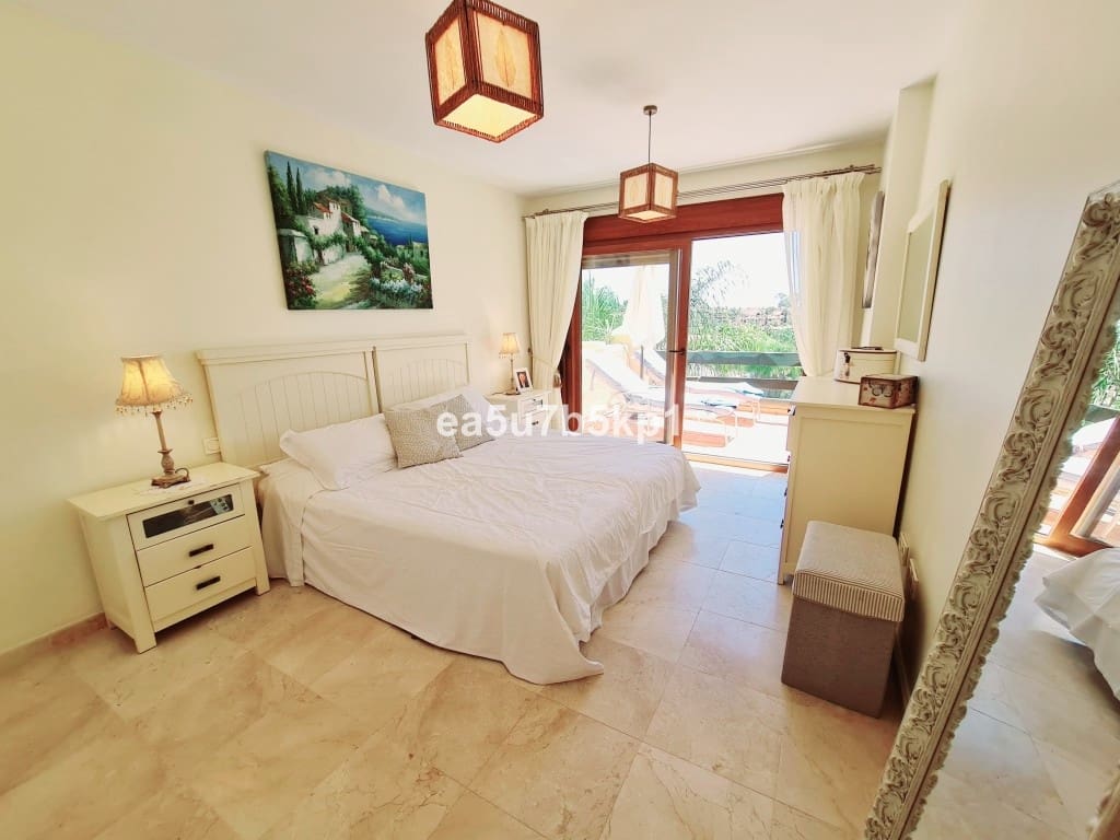 Ático de 2 habitaciones en New Golden Mile en venta con piscina - 499.000 € (Ref: 9585088)