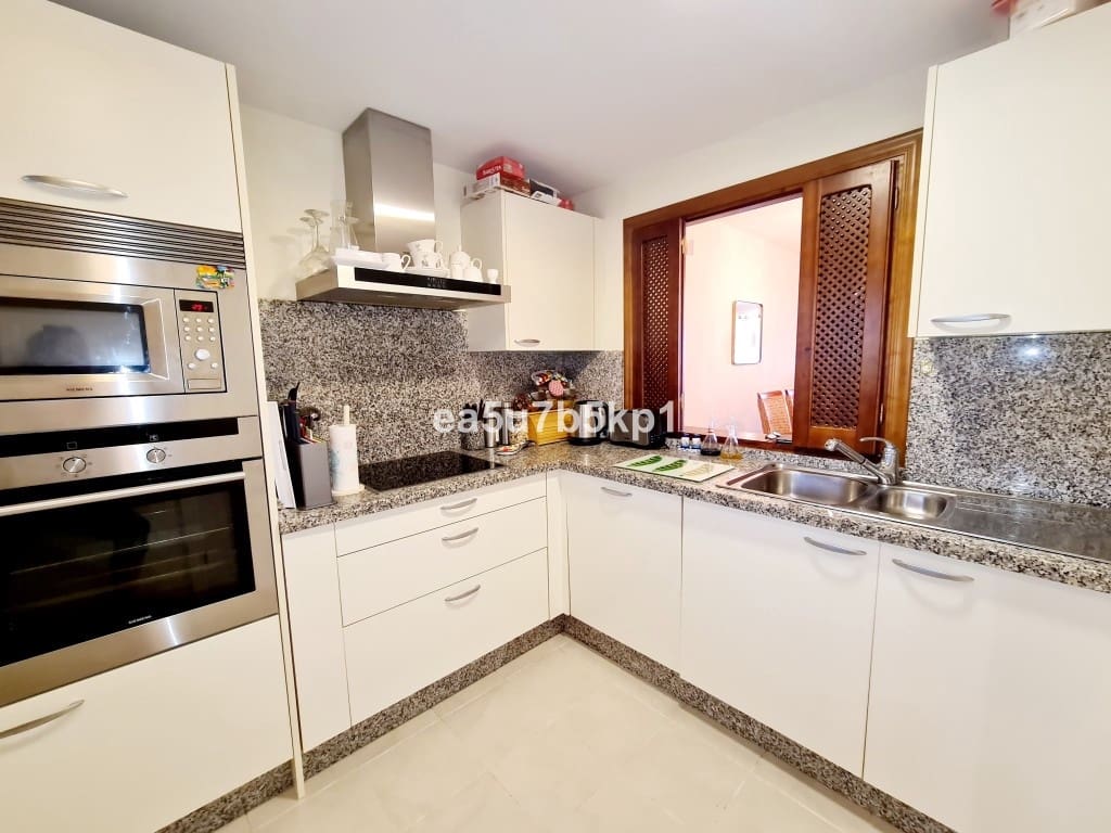 Ático de 2 habitaciones en New Golden Mile en venta con piscina - 499.000 € (Ref: 9585088)