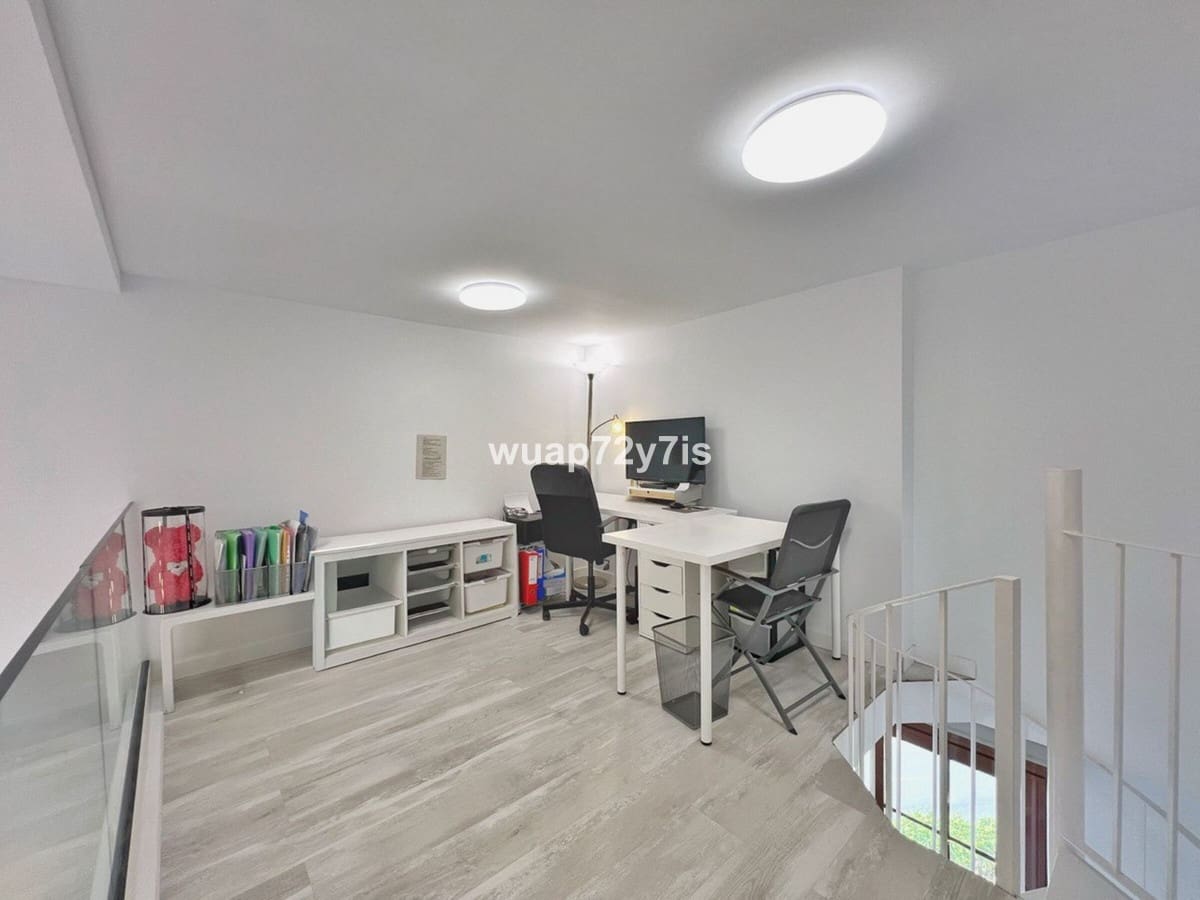 2 sypialnia Penthouse na sprzedaż w Benahavis z basenem garażem - 499 000 € (Ref: 9585089)