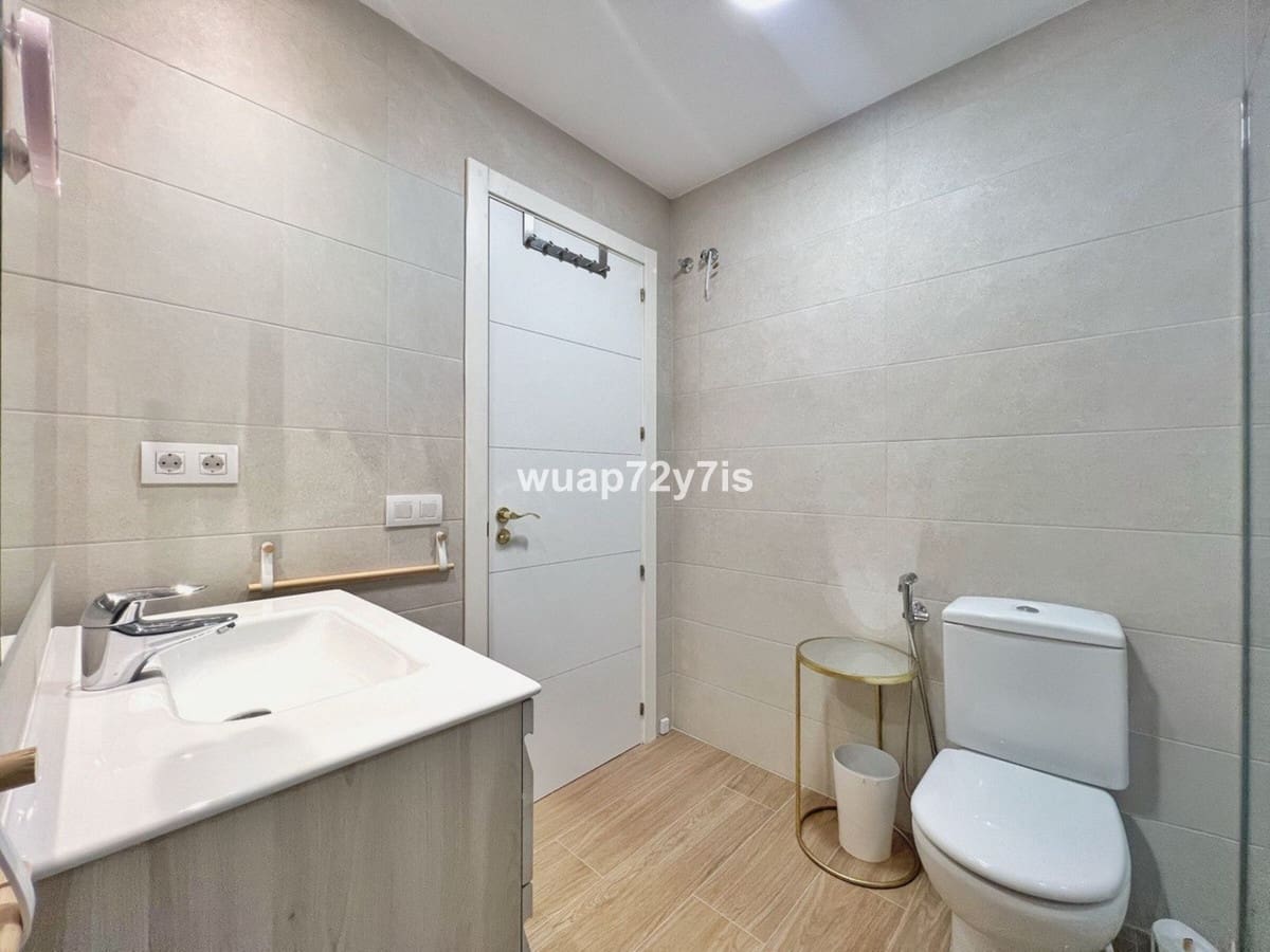 2 sypialnia Penthouse na sprzedaż w Benahavis z basenem garażem - 499 000 € (Ref: 9585089)