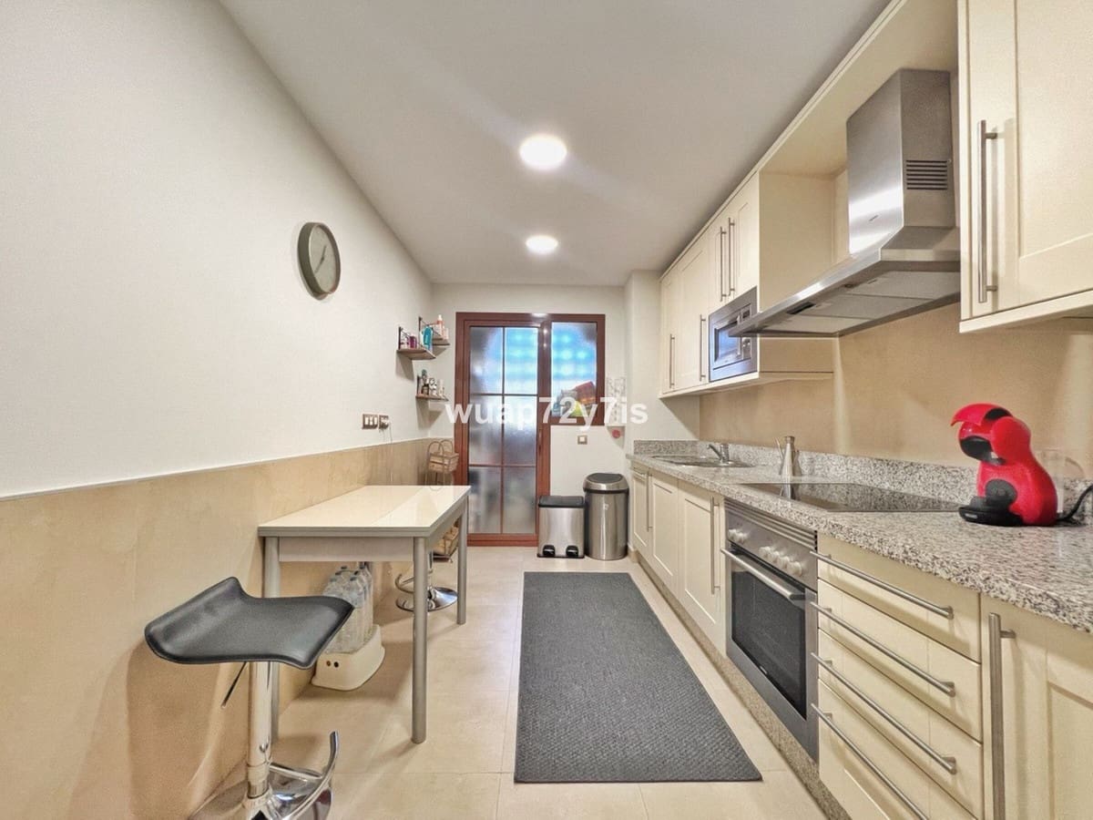 2 sypialnia Penthouse na sprzedaż w Benahavis z basenem garażem - 499 000 € (Ref: 9585089)