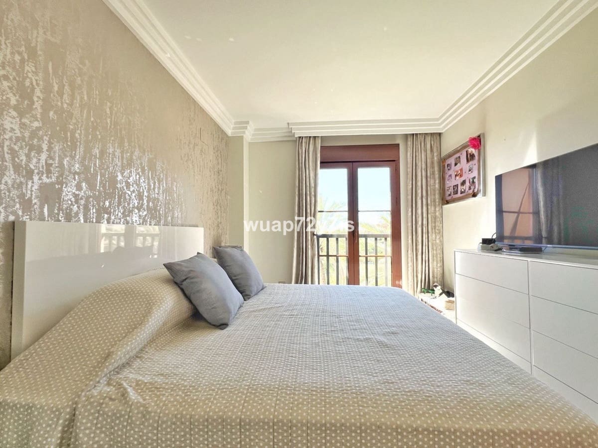 2 sypialnia Penthouse na sprzedaż w Benahavis z basenem garażem - 499 000 € (Ref: 9585089)